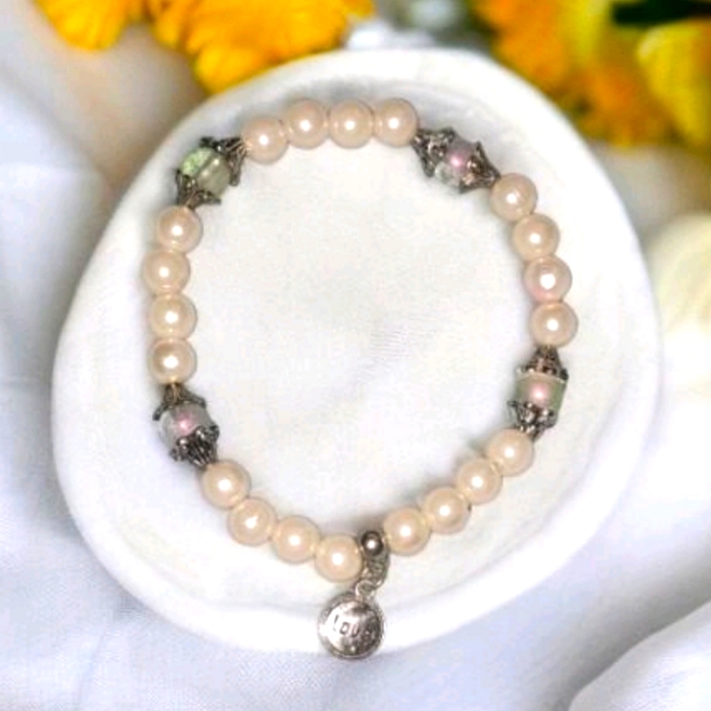 Love charm handmade beaded bracelet